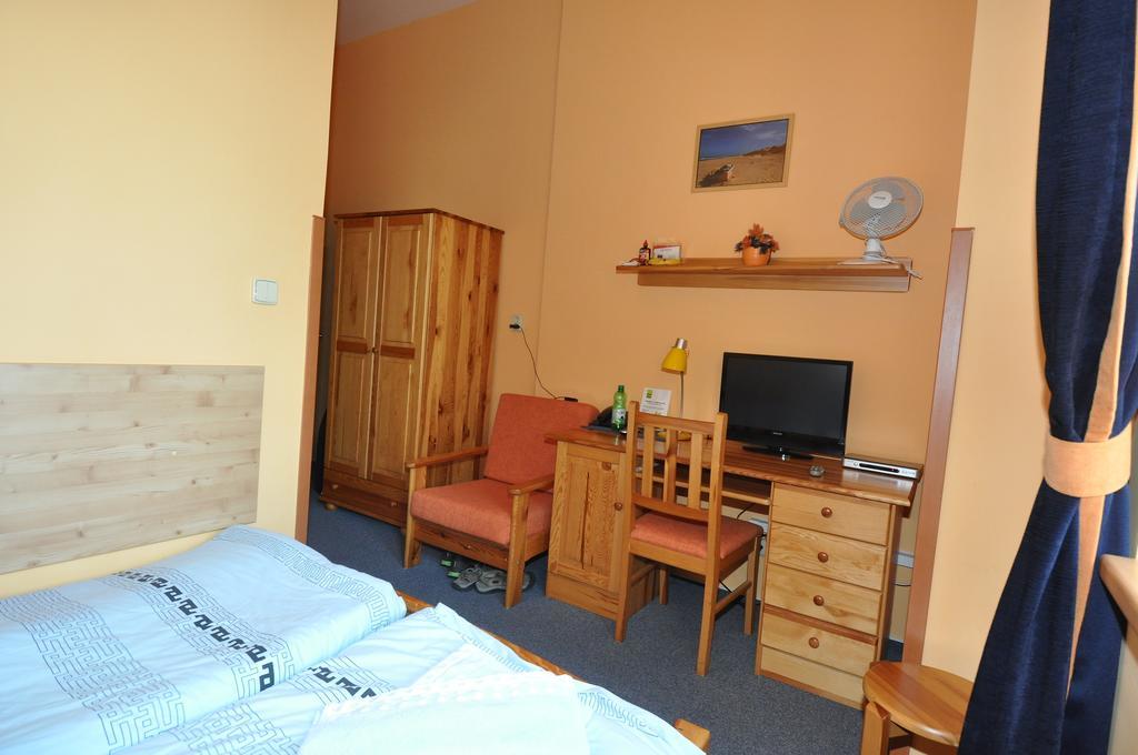 Hotel U Radnice Louny Exterior photo