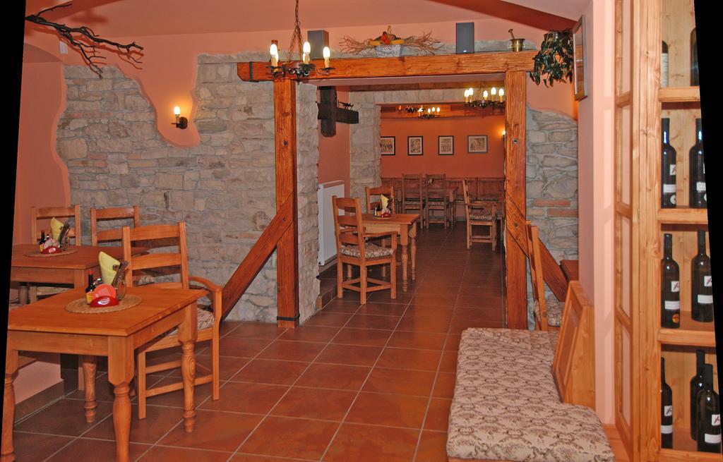 Hotel U Radnice Louny Exterior photo