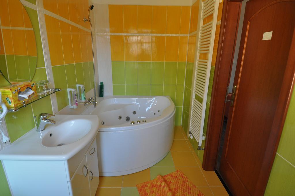 Hotel U Radnice Louny Exterior photo