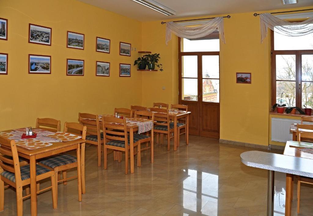 Hotel U Radnice Louny Exterior photo